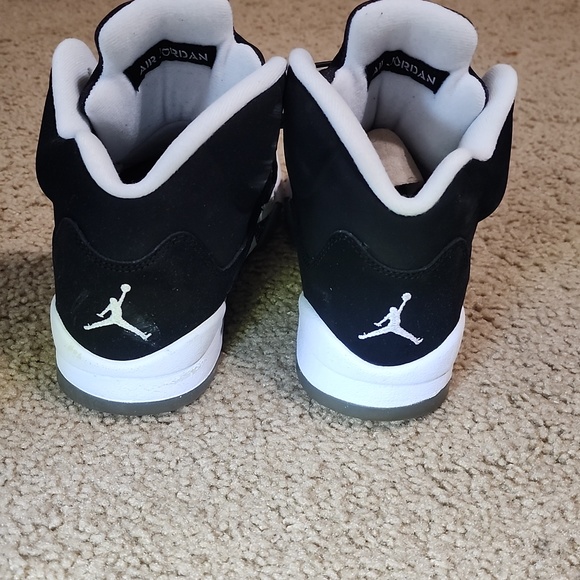 Jordan 5 Retro "Oreos (GS) - Picture 5 of 7